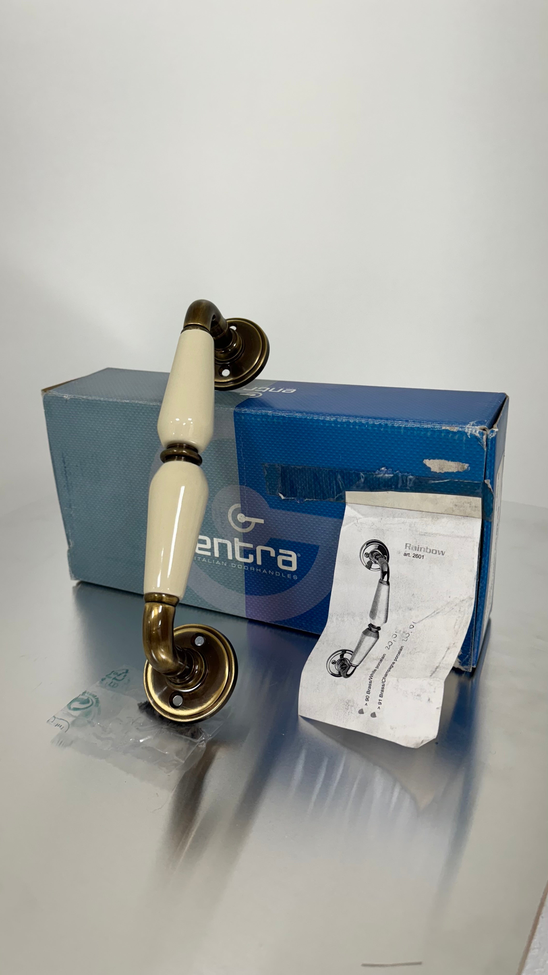 MANIGLIONE RAINBOW IN OTTONE CON INSERTI IN CERAMICA AVORIO